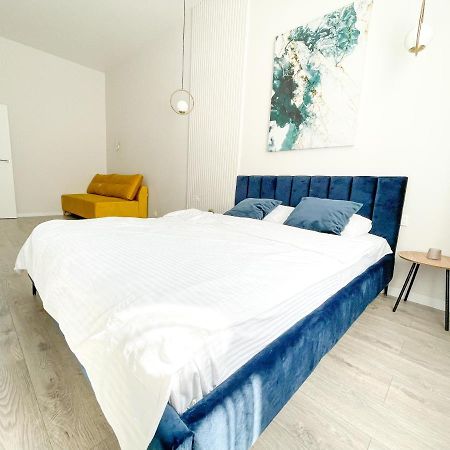 Апартаменти На Менцинського 6 Lviv Ngoại thất bức ảnh