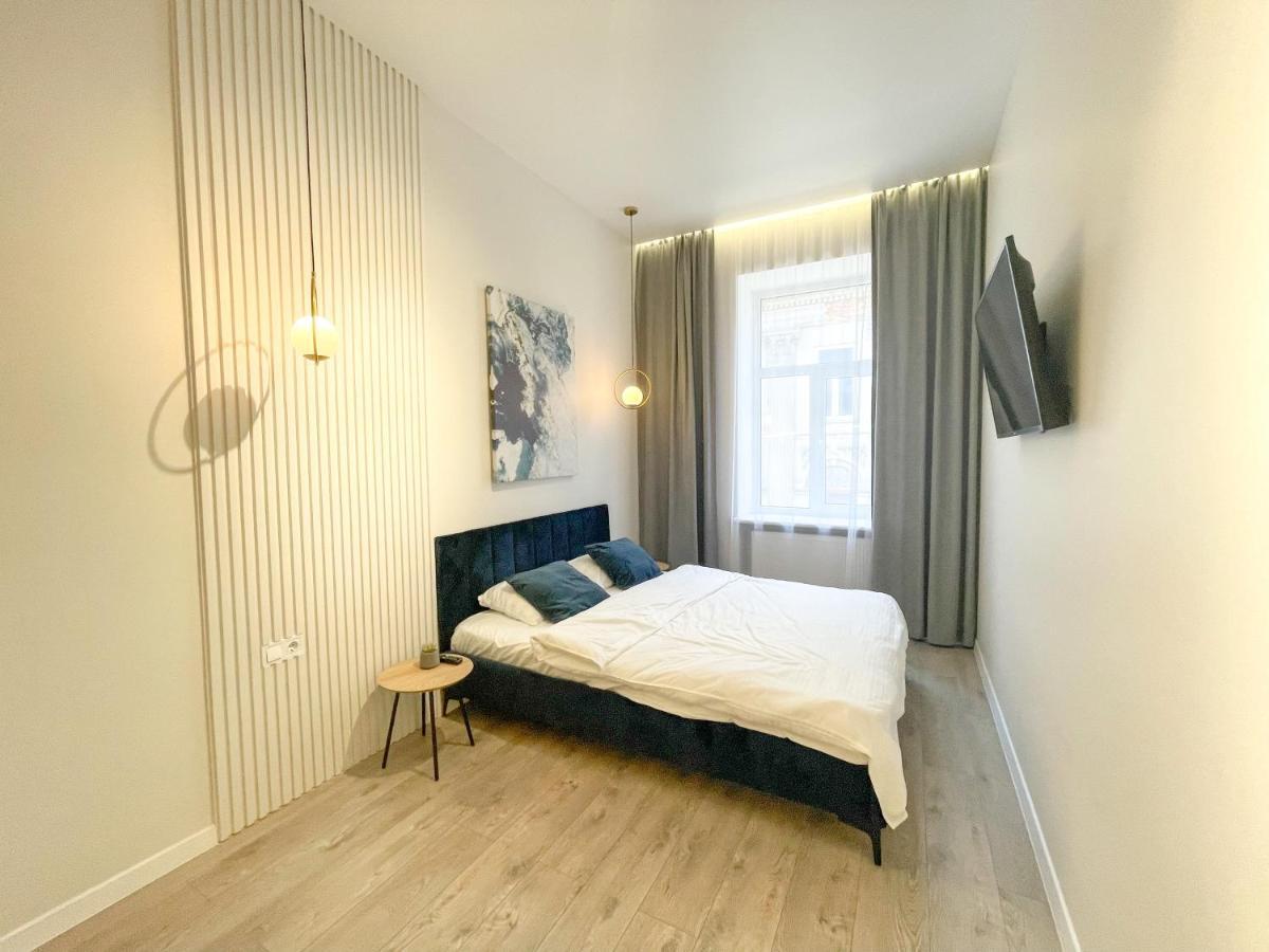 Апартаменти На Менцинського 6 Lviv Ngoại thất bức ảnh