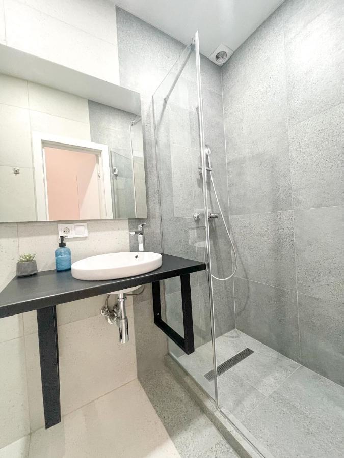 Апартаменти На Менцинського 6 Lviv Ngoại thất bức ảnh